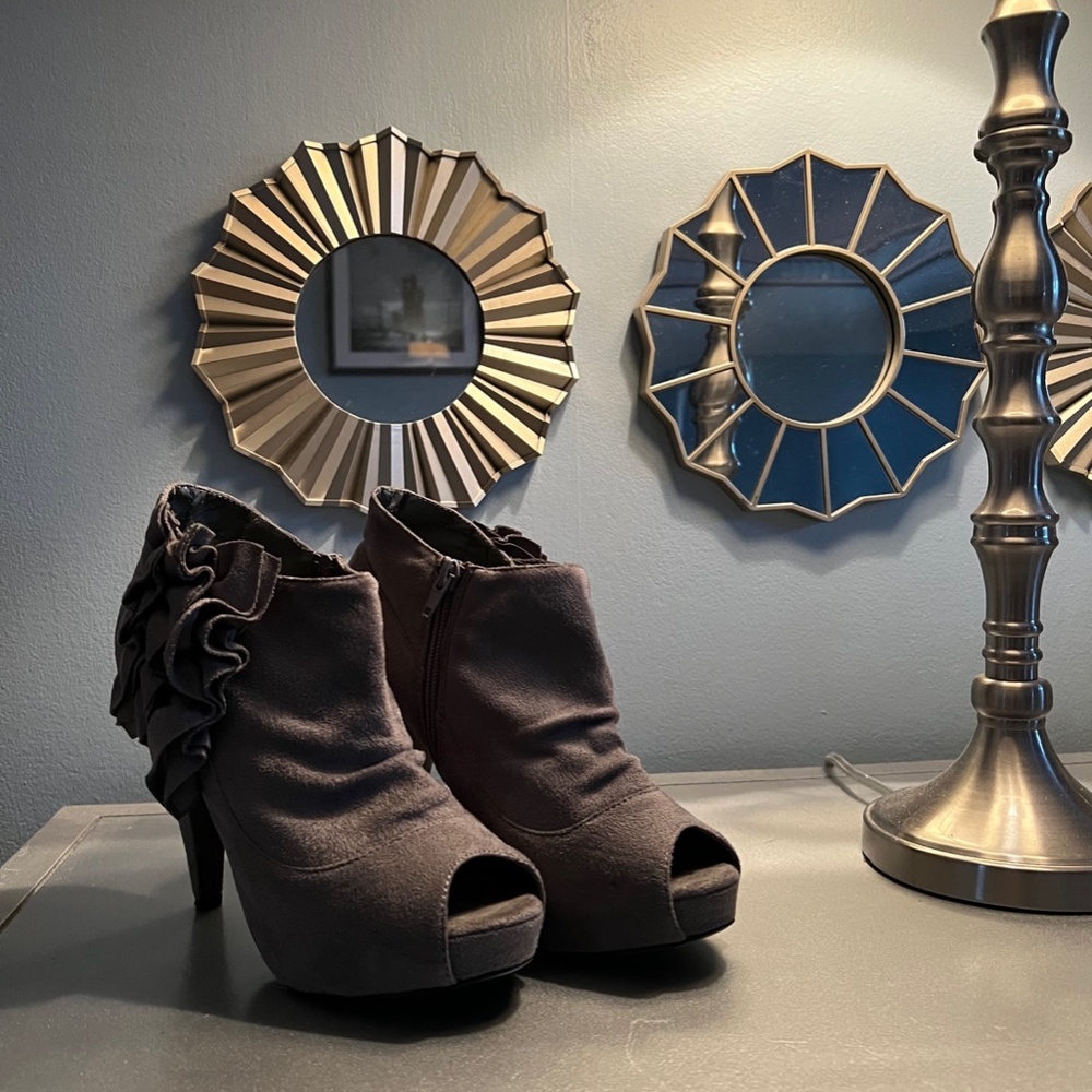 Size 8 Gray Wild Diva Shoes Wild Diva Ruffle Peep Toe Heeled Booties